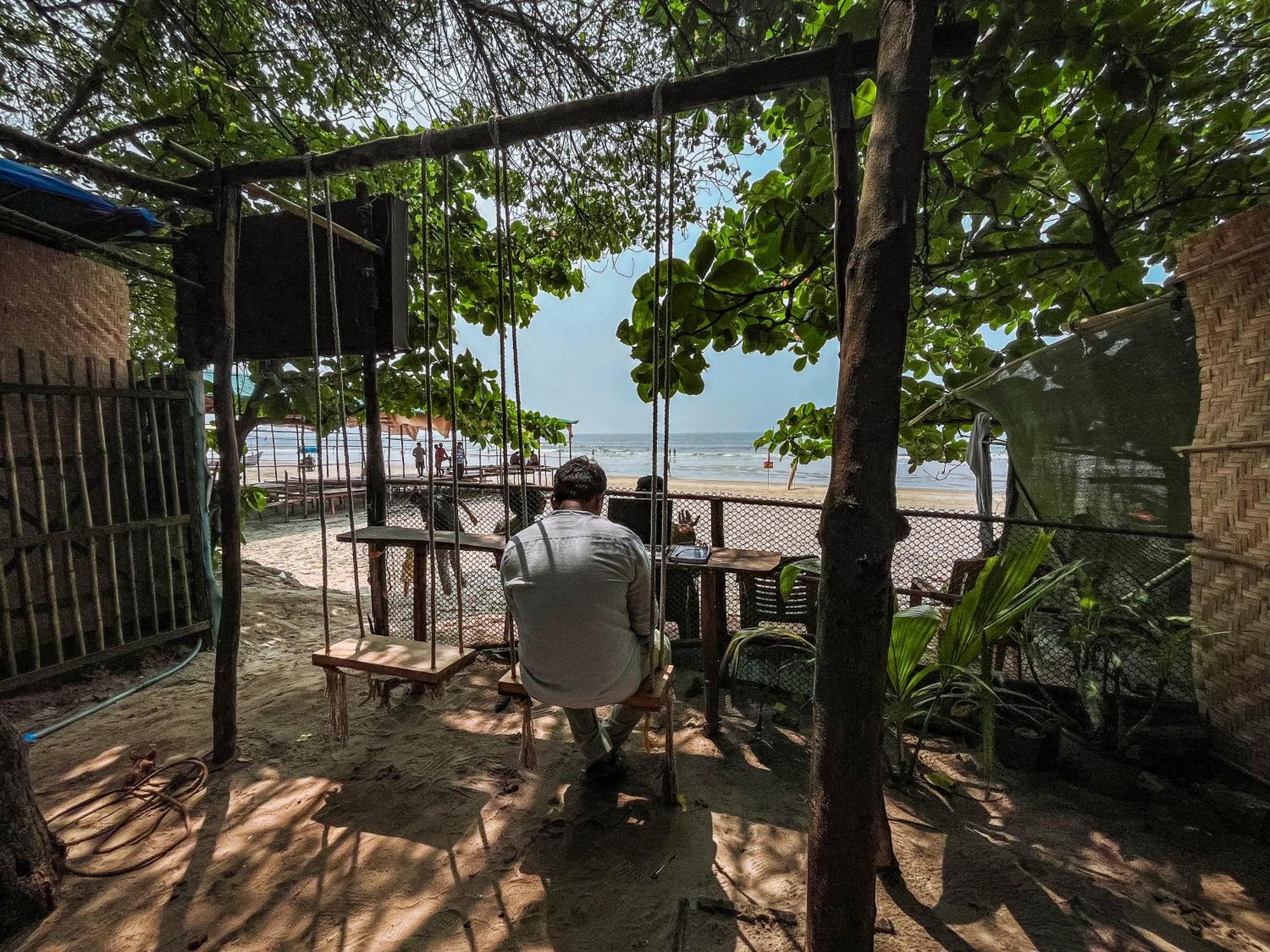 12 Monks - Beachside Hostel Arambol Exterior photo