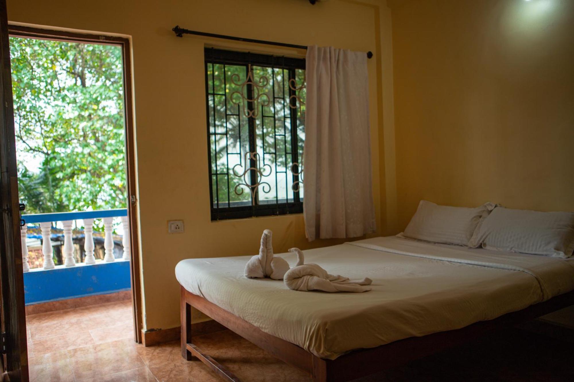 12 Monks - Beachside Hostel Arambol Exterior photo