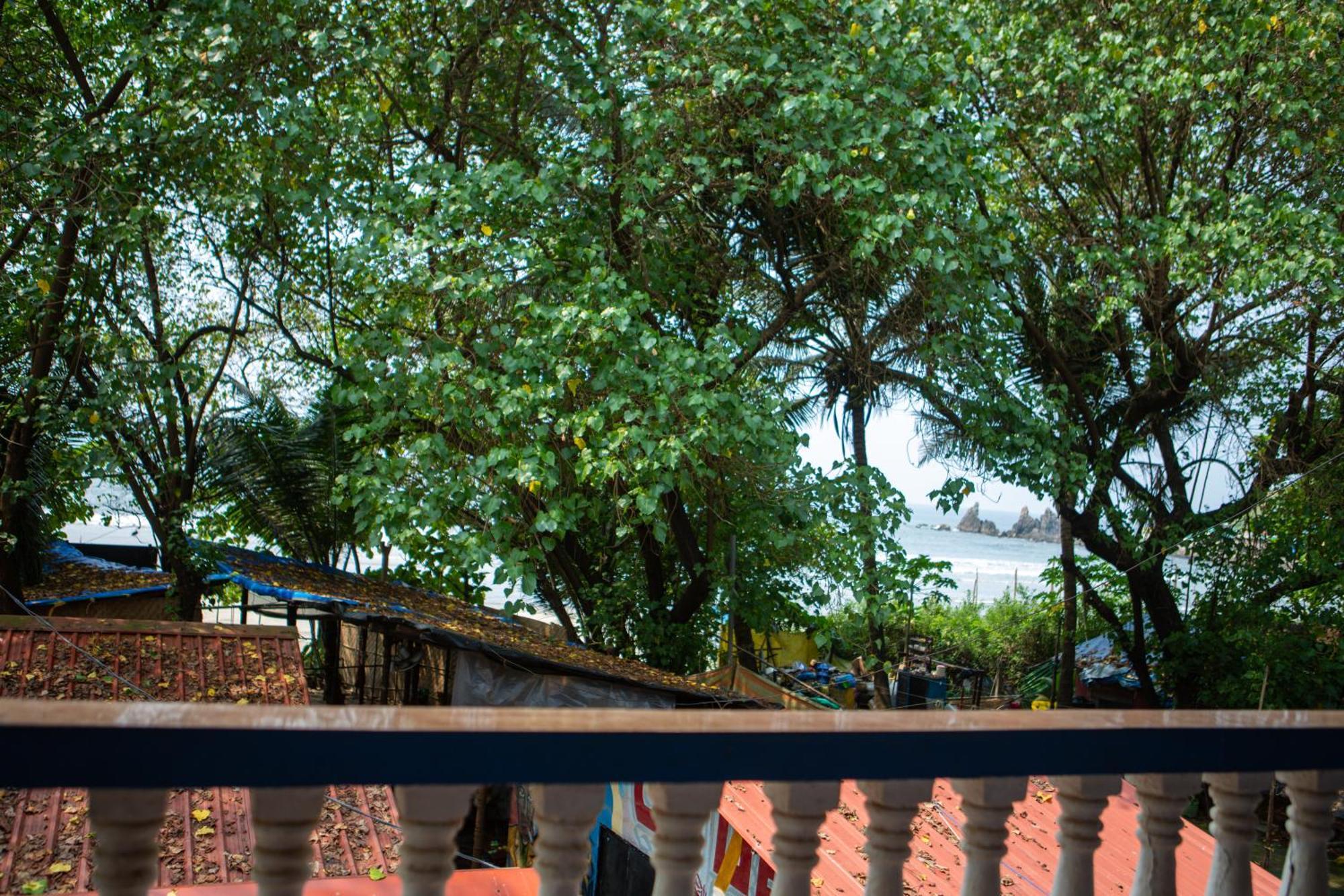 12 Monks - Beachside Hostel Arambol Exterior photo